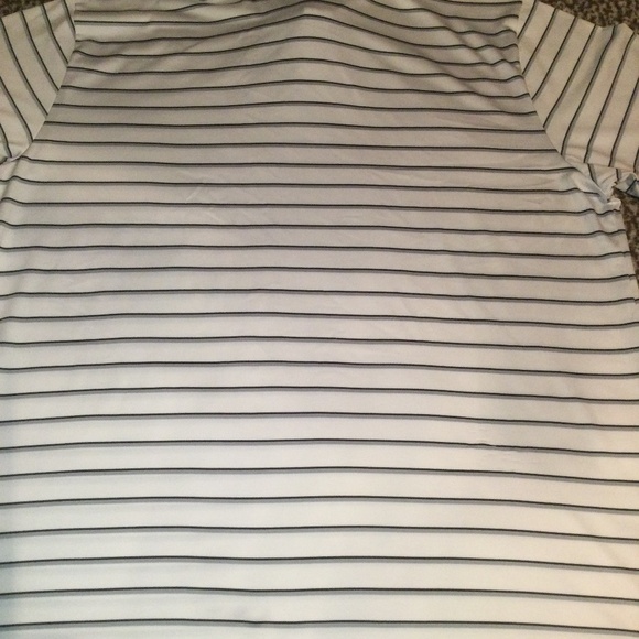 UNDER ARMOUR POLO SHIRT SIZE XXL (SMALL INK STAIN AS SHOWN IN PHOTO) - Picture 7 of 9